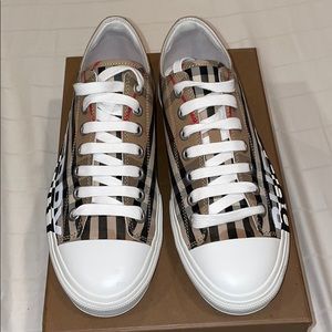 Burberry sneakers
